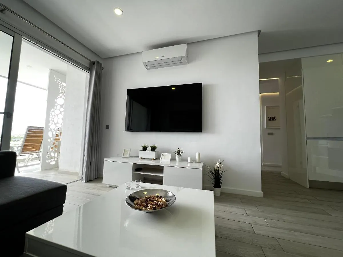 Ocean Garden Sunset Apartment - Heated Swimming Pool Free Wifi 아데제